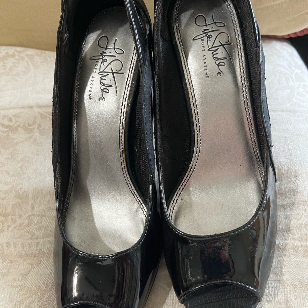 Life Stride Black Patent Leather Heels